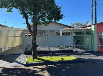 Casa de 2 quartos, Londrina · Casa com 2 residências independentes | Energia Solar | Área Gourmet | 2 vagas |