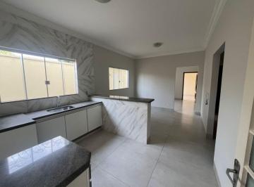 Casa de 3 quartos, Uberlândia · Casa à Venda no Santa Mônica - 3/4 sendo 1 suíte - Com armários