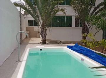 Casa · 3 Quartos · 2 Vagas · CASA COM 3 QUARTOS À VENDA NO CONDOMÍNIO DOS PÁSSAROS – CABO FRIO/RJ