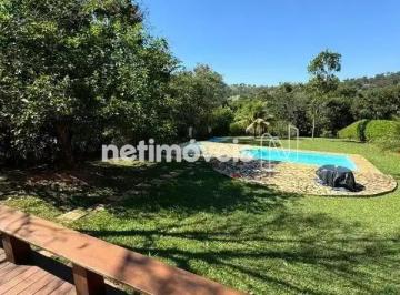 Rural · 1975m² · 3 Quartos · 5 Vagas · Sítio à Venda em Itaúna com Piscina, Área Gourmet e Pomar em Condomínio com Portaria 24h