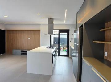 Casa de 3 quartos, São Paulo · Casa de 200 m² com 3 quartos à venda na Vila Madalena
