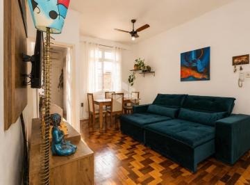 Apartamento · 90m² · 3 Quartos · Apartamento com 3 dormitórios, no bairro Floresta, em Porto Alegre.