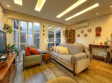 Casa · 2 Quartos · Casa à venda - no Centro