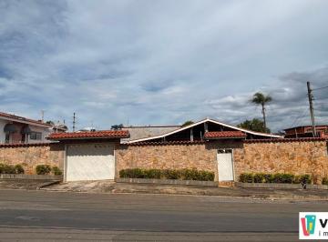 Casa · 401m² · 3 Quartos · 5 Vagas · CASA TÉRREA À VENDA COM 3 QUARTOS, EM JUNDIAÍ-SP!