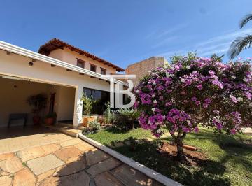 Casa de 5 quartos, Brasília · Park Way Quadra 05 - Lote 2.500m - Aceita Financiamento - 4 suítes - Área verde - Piscina - Gourmet
