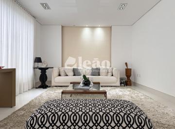Casa · 360m² · 5 Quartos · 6 Vagas · Condomínio Terras do Oriente - Sobrado de Alto Padrão à Venda no Condomínio Terras do Oriente, em Va