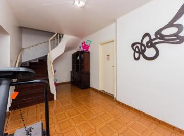 e1c5d11b-36d5-4afe-a816-d7e286ab056f · Agradável casa para venda em Vila Moinho Velho com 5 quartos, sendo 1 suíte, 300m²