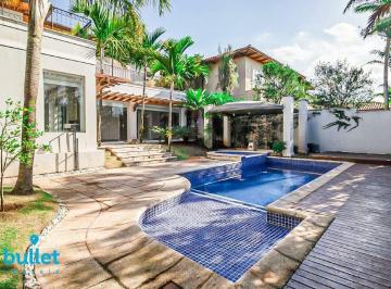 Casa · 524m² · 4 Quartos · 9 Vagas · Sobrado de Alto Padrão com 4 Suítes, Piscina, Spa e 9 Vagas em Condomínio Clube