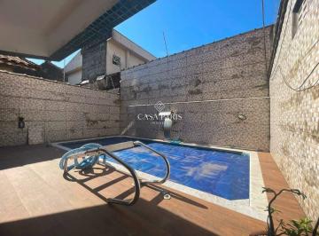 Casa · 181m² · 3 Quartos · 2 Vagas · Sobrado com 3 suítes, piscina e quintal na Guilhermina – Praia Grande/SP