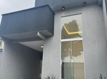 Casa · 99m² · 3 Quartos · 2 Vagas · Oportunidade no Aeroporto Sul!