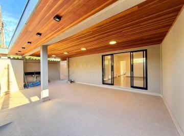 Casa · 163m² · 3 Quartos · 2 Vagas · Casa com 3 dormitórios com excelente acabamento