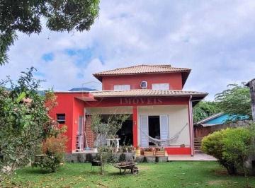 Casa · 225m² · 5 Quartos · 4 Vagas · Sobrado em Pontal da Cruz, São Sebastião/SP