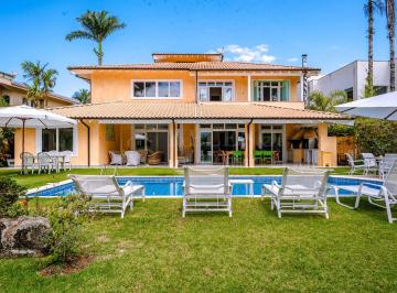 Casa · 344m² · 5 Quartos · 4 Vagas · Casa Alto Padrão em Tabatinga, Caraguatatuba/SP
