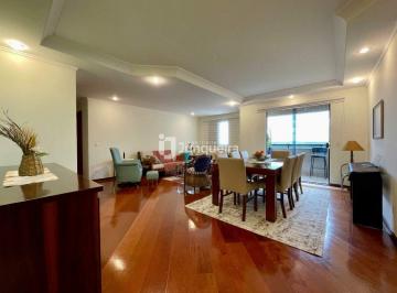 Apartamento · 212m² · 4 Quartos · 4 Vagas · Apartamento diferenciado à venda, com 212 m², de frente para a ESALQ.