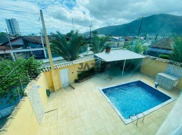 Casa · 268m² · 4 Quartos · 6 Vagas · Lindo Sobrado em Solemar com 4 Quartos (2 Suítes), Piscina Privativa e 6 Vagas de Garagem
