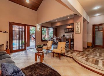 Casa · 351m² · 3 Quartos · 2 Vagas · Casa Sobrado dos Sonhos no Jardim Planalto!
