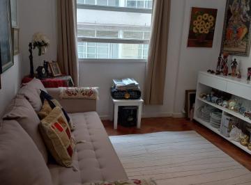 Apartamento · 60m² · 1 Quarto · Apartamento de 1 quarto reformado com 60m² em Copacabana | Ideal para morar ou investir em Airbnb