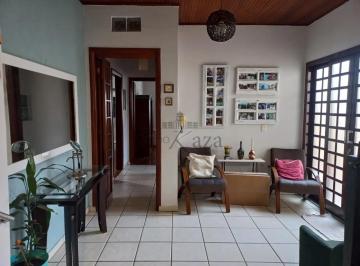 Casa · 300m² · 3 Quartos · 2 Vagas · Oportunidade - Casa - Parque Industrial - 3 Dormitórios - 240m².