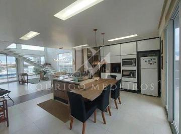 casa-4-quartos-330m2-5-garagens-pedra-branca-palhoca-cod-7391-24-17809419557562.webp · Casa de alto padrão com 4 suítes na Pedra Branca, Palhoça
