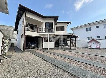casa-3-quartos-320m2-2-garagens-aririu-palhoca-cod-274-64-17809321895542.webp · Casa mobiliada com 3 quartos e piscina no Aririú, Palhoça