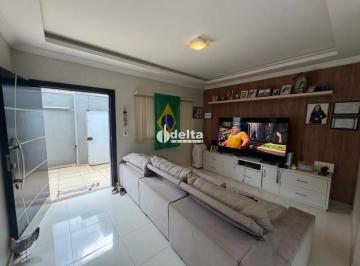 Casa · 170m² · 3 Quartos · 2 Vagas · Casa com 3 quartos sendo 1 suíte disponível para venda e locação no bairro Santa Luzia em Uberlândia