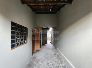 Casa · 70m² · 3 Quartos · 1 Vaga · Oportunidade Família! Casa Ampla com 3 Quartos (1 Suíte) no Jardim Maria Lúcia