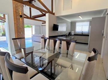 7af4231cea73e4f90dac3a39bf9838e1c215c6f4 · Casa com 3 dormitórios à venda, 230 m² por R$ 1.650.000,00 - Centro - Guaratuba/PR