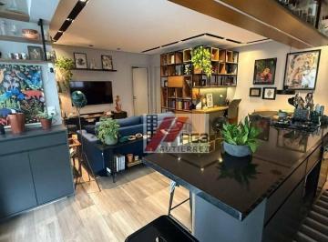 b01693bd1dcc6f6d39797ec0d220cc3192090260 · Apartamento totalmente mobiliado com 1 suíte, 2º dormitório reversível, ar-condicionado, uma vaga e 