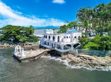 e24d826e90f03eeb4cc3bb322ad735802d885762 · Casa com 11 dormitórios à venda, 700 m² por R$ 18.000.000,00 - Centro - Guaratuba/PR