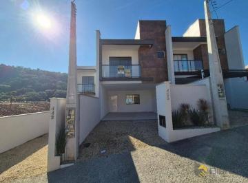e201b47a5bb355c18d655576c23ad74cc09315cc · Casa com 3 dormitórios à venda, 200 m² por R$ 940.000,00 - Água Verde - Blumenau/SC