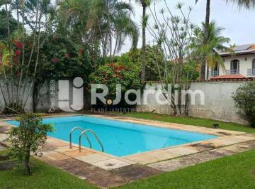 Casa · 382m² · 4 Quartos · 8 Vagas · Casa com Piscina, Sauna e 4 Quartos no Condomínio Santa Marina | Barra da Tijuca