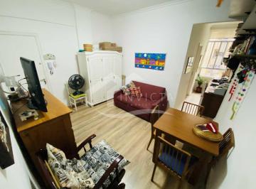 Apartamento · 40m² · 1 Quarto · MARAVILHOSO SALA QUARTO ORIGINAL NO CORAÇÃO DE COPACABANA !!