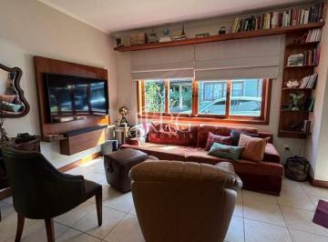 Casa · 134m² · 1 Vaga · LINDA CASA 02 SUÍTES EM BAIRRO NOBRE DE CANELA
