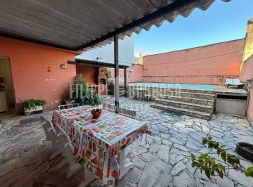 Casa · 180m² · 3 Quartos · 3 Vagas · Casa para venda em Vista Alegre de 180.00m² com 3 Quartos e 3 Garagens