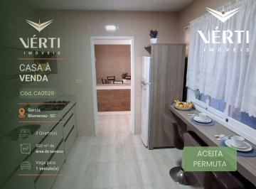ee4c04f7b606d973d8e2cff96b591a655245e496 · CASA COM 3 DORMITÓRIOS, AMPLOS AMBIENTES E EXCELENTE LOCALIZAÇÃO NO GARCIA