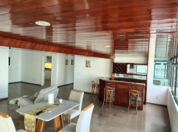 Apartamento · 208m² · 3 Quartos · 2 Vagas · Oportunidade no Meireles: Apartamento Amplo de 208m²