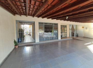 Casa · 195m² · 4 Quartos · 3 Vagas · QE 18 - CASA TÉRREA - 04 QUARTOS SENDO 02 SUÍTES - EDÍCULA - ACEITA FINANCIAMENTO - GUARÁ I/DF