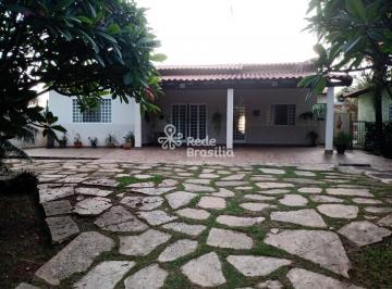 Casa · 200m² · 3 Quartos · 2 Vagas · Casa em Condomínio, 3 quartos, suíte, lazer, laje, Escriturada em Arniqueiras Quadra 5