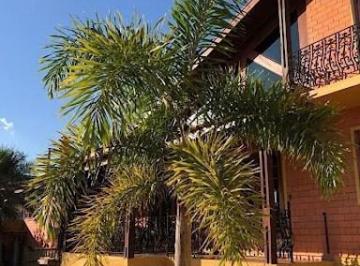 Casa · 250m² · 3 Quartos · 8 Vagas · Espetacular Casa à Venda em Jundiaí-SP, Jardim Tereza Cristina! 3 Quartos, 1 Suíte, 3 Banheiros, 8 V