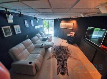 Casa · 1100m² · 5 Quartos · 8 Vagas · Imponente residência de 5 quartos e 5 suítes na Chácara Malota, Jundiaí-SP: 1.100m² de puro conforto