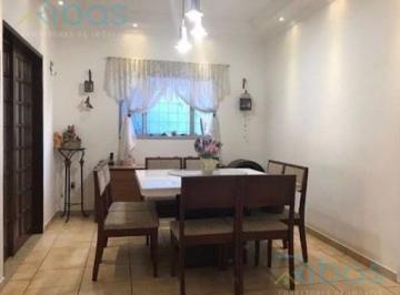 Casa · 223m² · 3 Quartos · 2 Vagas · Imóvel à venda em Jundiaí-SP: Casa com 3 quartos, 1 suíte, 3 banheiros, 2 vagas de garagem e 223m² n
