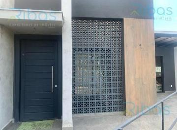 Casa · 191m² · 3 Quartos · 4 Vagas · Residência de Luxo com 3 Suítes e Espaço Gourmet no Condomínio
