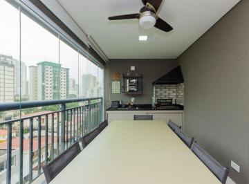 Apartamento de 2 quartos, São Paulo · Apartamento 2 dormitórios em andar alto, churrasqueira à carvão, 2 vagas fixas, próximo ao metrô.