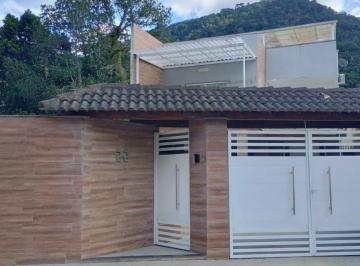 Casa de 6 quartos, Rio de Janeiro · Exuberante casa em Vargem Grande com 380 m² e 6 suítes à venda.