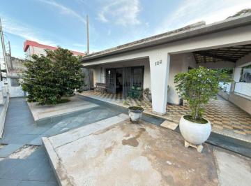 Casa de 3 quartos, Itanhaém · Casa para Venda, Itanhaém / SP. Possui 03 dormitórios e piscina
