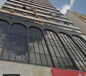sala-fachada · Sala Comercial 52m² na Praça 15 de Novembro — Elevador e Portaria