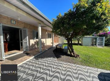 Casa · 130m² · 4 Quartos · 3 Vagas · CASA REFORMADA , 4 DORMITORIOS , CHURRASQUEIRA , DESOCUPADA