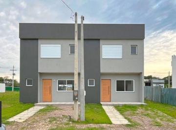 .JPEG+2025-05-08 · Casa Condominio em Porto Alegre, no bairro Campo Novo, com 3 dormitório(s), e 3