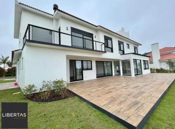 Casa · 520m² · 4 Quartos · 2 Vagas · 🏡 CASA DE ALTO PADRÃO NO CONDOMÍNIO GREEN VILLAGE – Xangrila/RS