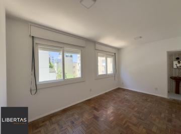 Living - dormitório · Studio com 28m² super bem iluminado, em ótima localização no Centro Histórico
